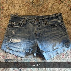 Levi shorts size 26